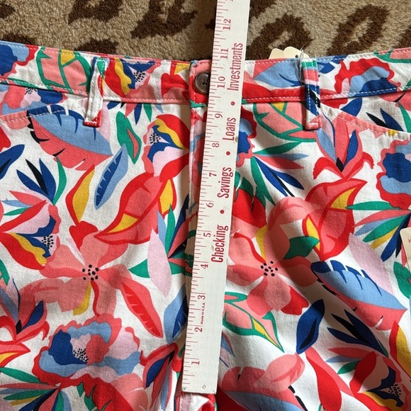 NWT St. John's Bay Floral 5" Shorts Womens 16 Tropical Cotton stretch Beach Soft - Picture 13 of 14